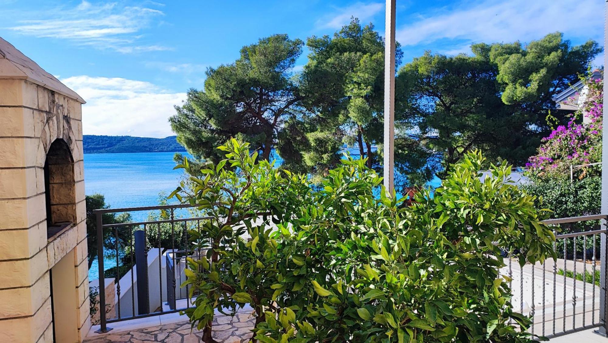 Villa Penava, Private Beach, Pool And 7Min To Trogir Eksteriør bilde