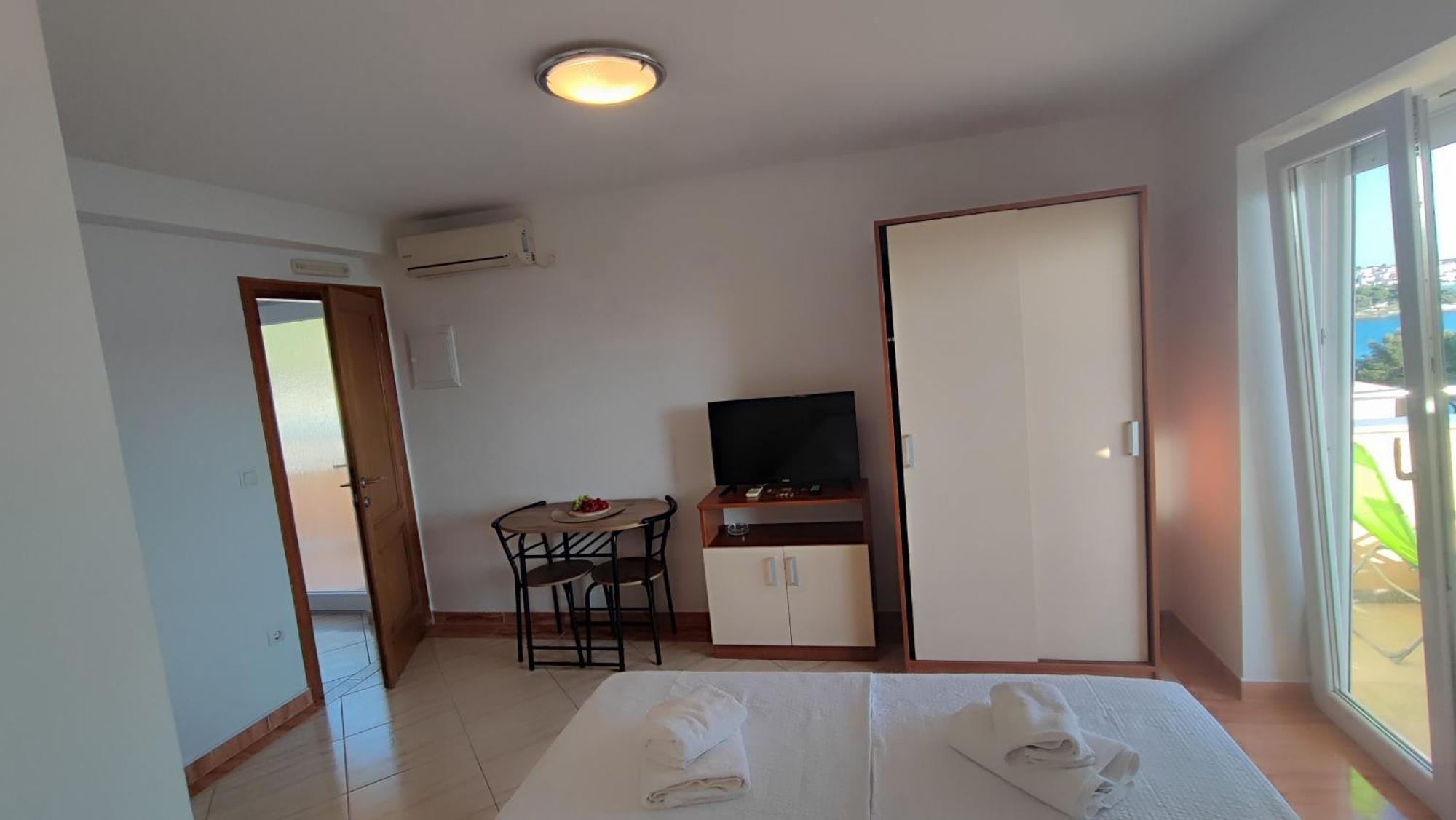 Villa Penava, Private Beach, Pool And 7Min To Trogir Rom bilde